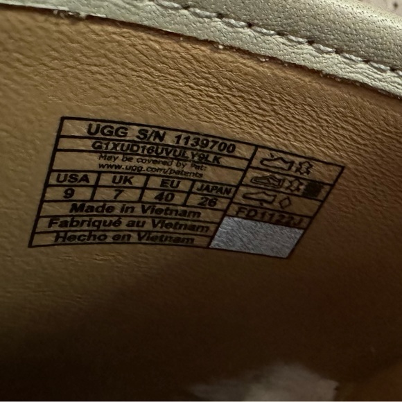 NWOB UGG®Women's Lanni Studded Slip-On Slingback Platform Clogs - Picture 15 of 17